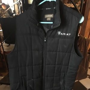 Men’s size Medium Ariat vest
